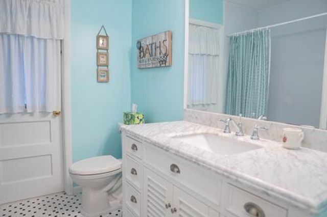 5541 SW 7th Street, Plantation, FL 33317