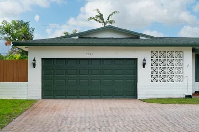 5541 SW 7th Street, Plantation, FL 33317