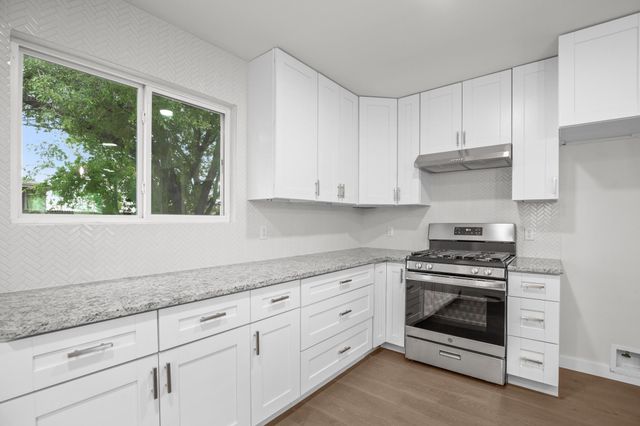 7520 Uray DR, Austin, TX 78724