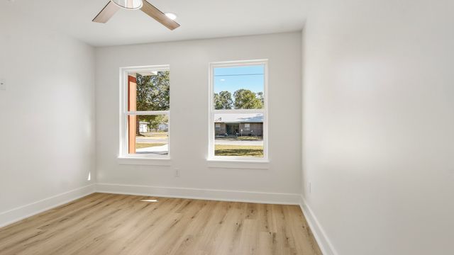 374 S 20th Street, Defuniak Springs, FL 32435