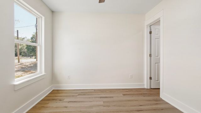 374 S 20th Street, Defuniak Springs, FL 32435