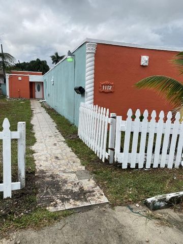 1110 S 29th Avenue, Hollywood, FL 33020