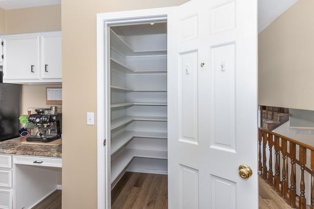 1936 Lockmere Drive Se, City Of Kentwood, MI 49508