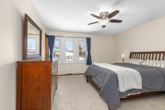 1936 Lockmere Drive Se, City Of Kentwood, MI 49508