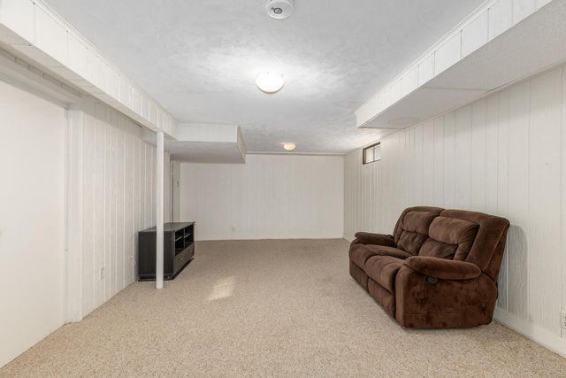 1936 Lockmere Drive Se, City Of Kentwood, MI 49508