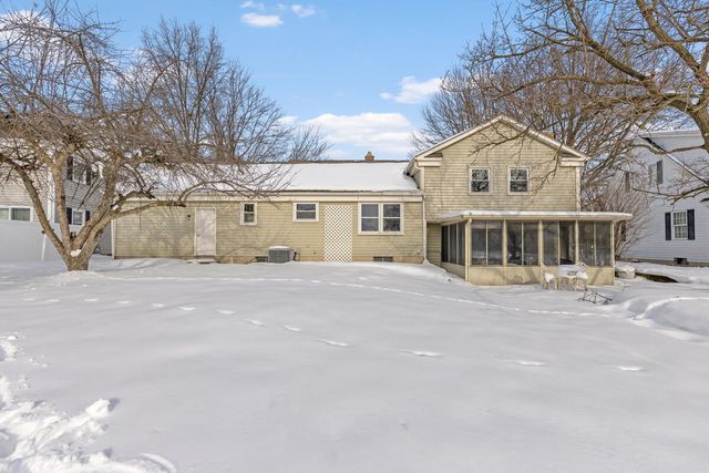 1936 Lockmere Drive Se, City Of Kentwood, MI 49508