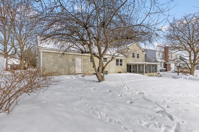 1936 Lockmere Drive Se, City Of Kentwood, MI 49508