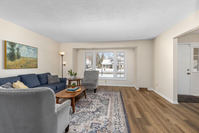 1936 Lockmere Drive Se, City Of Kentwood, MI 49508