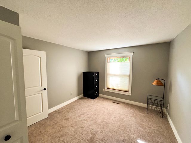 15565 26th Avenue N B, Plymouth, MN 55447