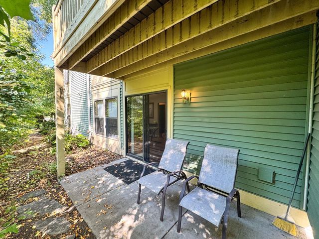 15565 26th Avenue N B, Plymouth, MN 55447