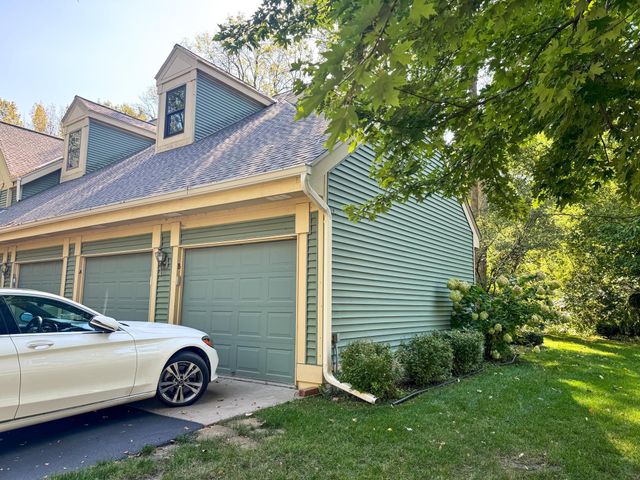 15565 26th Avenue N B, Plymouth, MN 55447