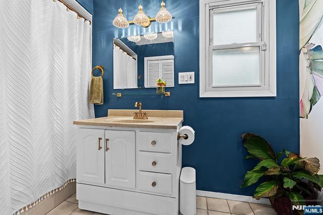 80 Ardmore Avenue, Clifton, NJ 07014