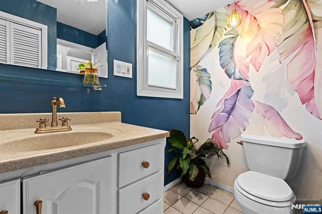 80 Ardmore Avenue, Clifton, NJ 07014