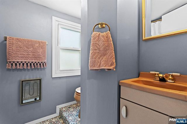 80 Ardmore Avenue, Clifton, NJ 07014