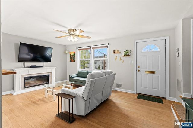 80 Ardmore Avenue, Clifton, NJ 07014