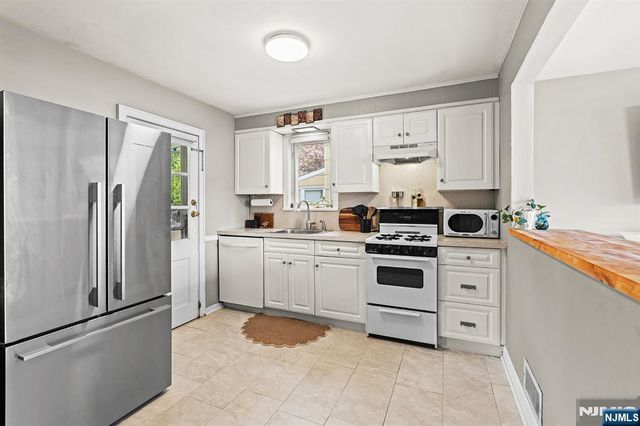 80 Ardmore Avenue, Clifton, NJ 07014