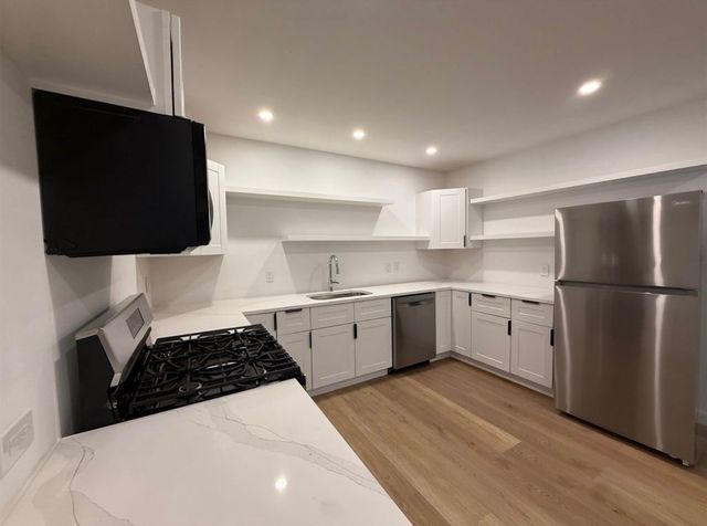 1019 E Waco Avenue, Dallas, TX 75216