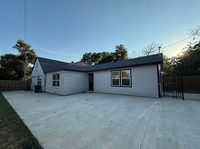 1019 E Waco Avenue, Dallas, TX 75216