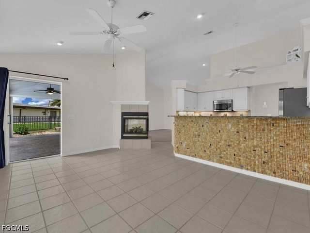 5204 SW 3rd AVE, Cape Coral, FL 33914