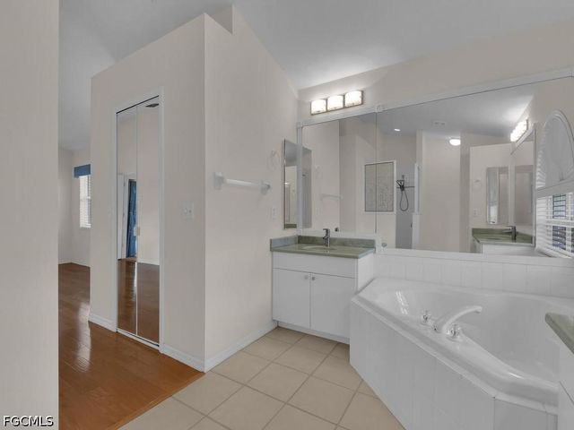 5204 SW 3rd AVE, Cape Coral, FL 33914