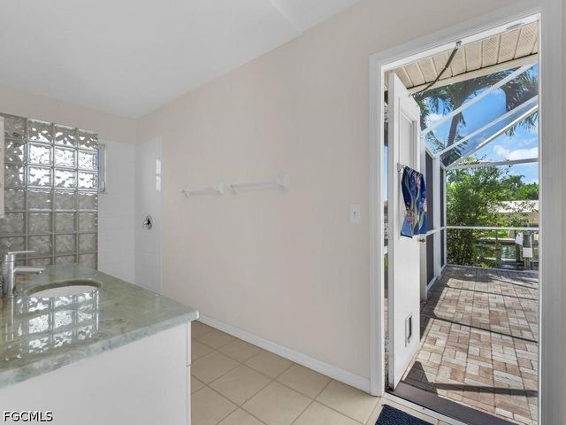 5204 SW 3rd AVE, Cape Coral, FL 33914
