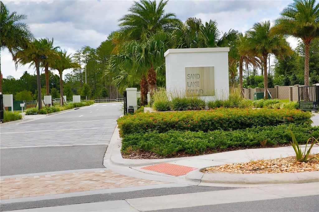 Image 33 of property listing at 7381 ALPINE BUTTERFLY LANE, Orlando, FL 32819
