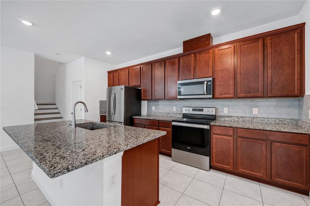 Image 9 of property listing at 7381 ALPINE BUTTERFLY LANE, Orlando, FL 32819