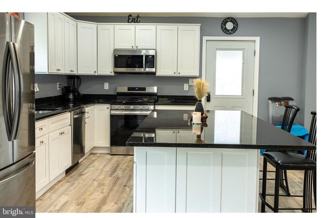 20 COLUMBINE AVE, Browns Mills, NJ 08015