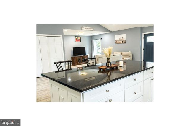20 COLUMBINE AVE, Browns Mills, NJ 08015