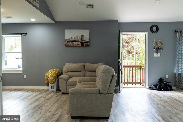 20 COLUMBINE AVE, Browns Mills, NJ 08015