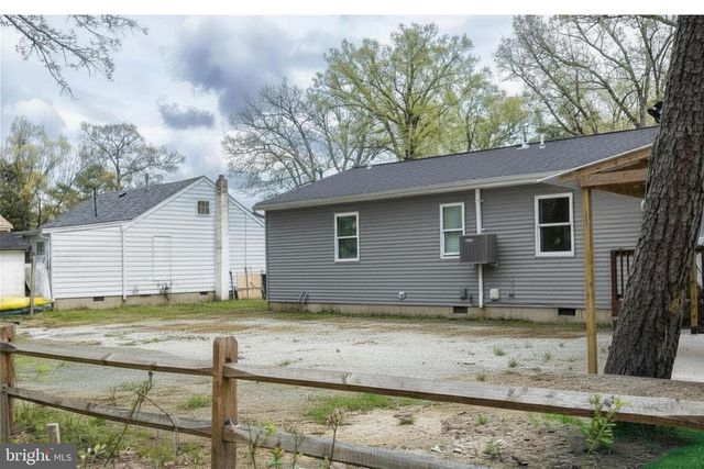 20 COLUMBINE AVE, Browns Mills, NJ 08015