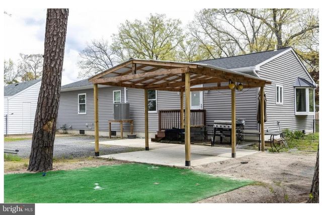 20 COLUMBINE AVE, Browns Mills, NJ 08015