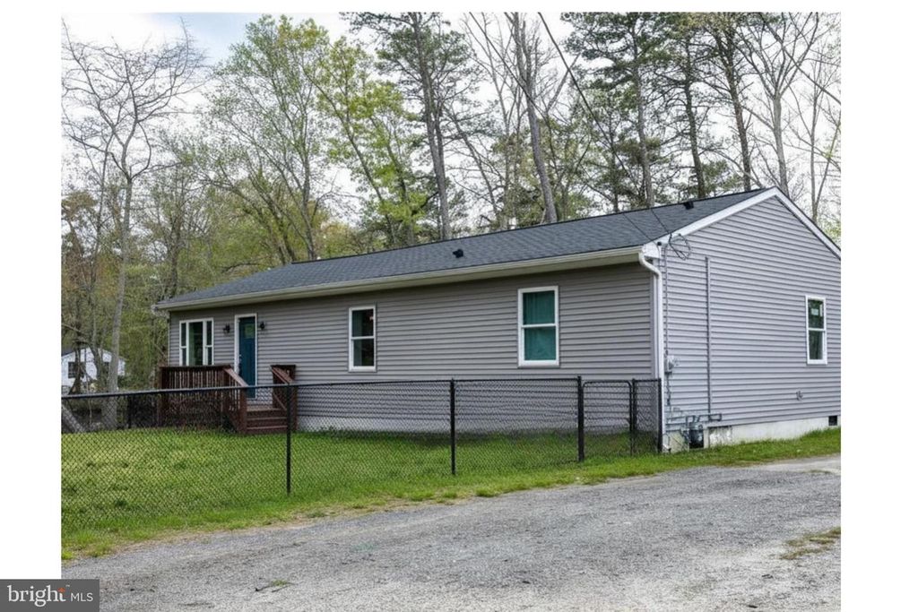 20 COLUMBINE AVE, Browns Mills, NJ 08015