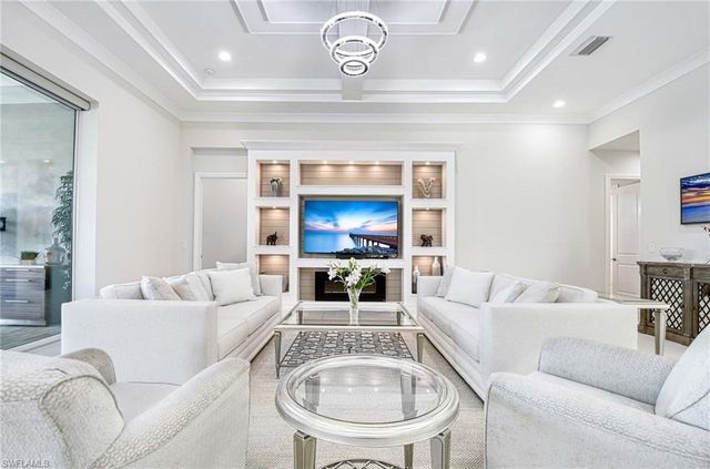 6159 Rodney Bay LN, Naples, FL 34113