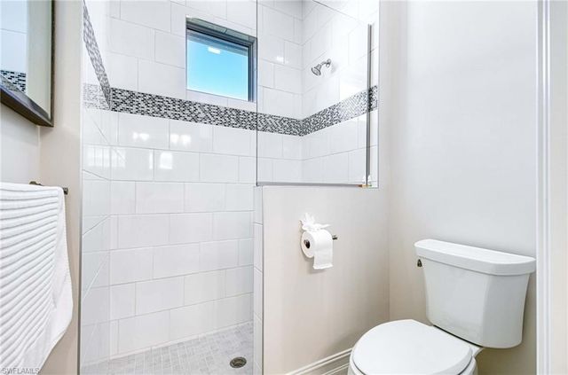 6159 Rodney Bay LN, Naples, FL 34113