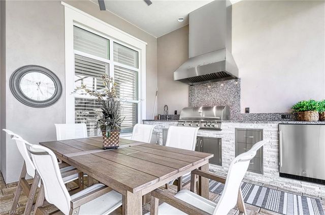 6159 Rodney Bay LN, Naples, FL 34113