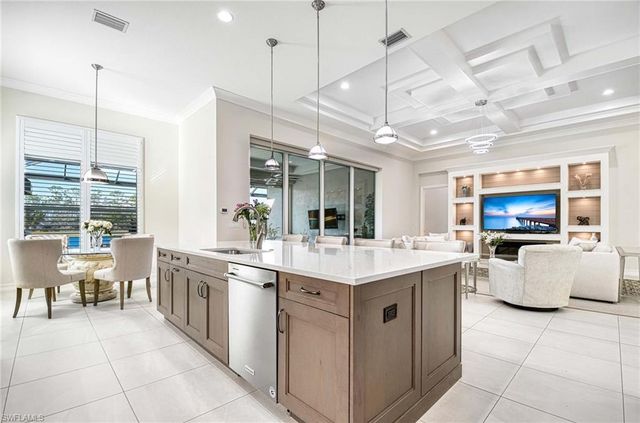 6159 Rodney Bay LN, Naples, FL 34113