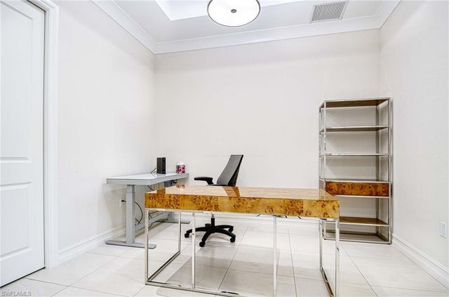 6159 Rodney Bay LN, Naples, FL 34113