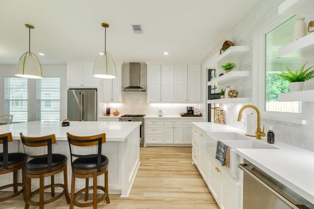 2015 Main Street, Danbury, TX 77534