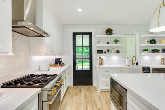 2015 Main Street, Danbury, TX 77534