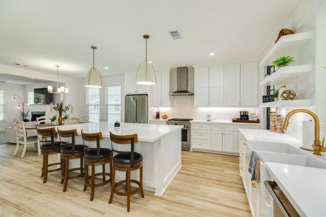 2015 Main Street, Danbury, TX 77534