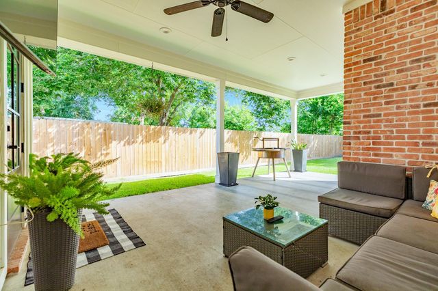 2015 Main Street, Danbury, TX 77534