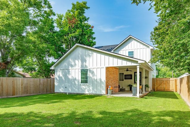 2015 Main Street, Danbury, TX 77534