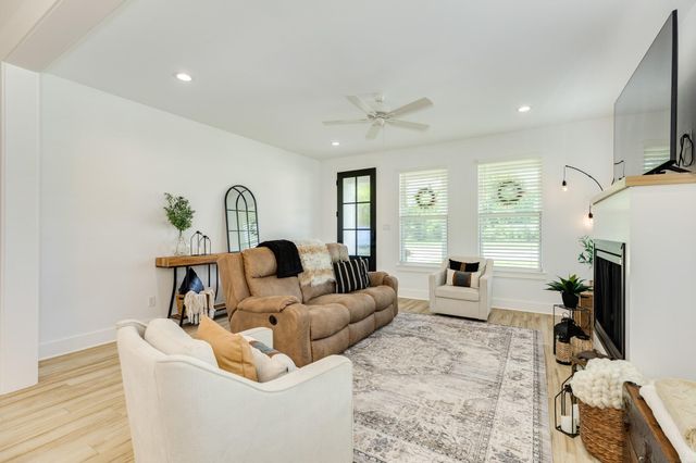 2015 Main Street, Danbury, TX 77534