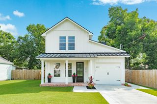 2015 Main Street, Danbury, TX 77534