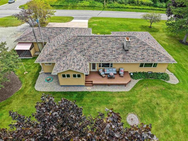 W7610 GRANDVIEW ROAD, Hortonville, WI 54944
