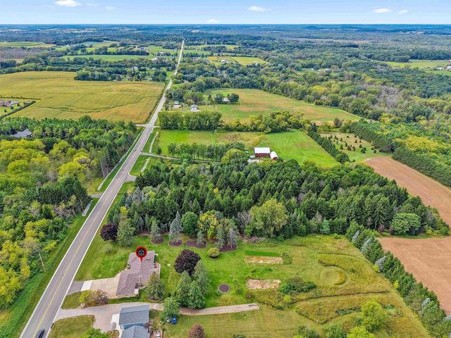 W7610 GRANDVIEW ROAD, Hortonville, WI 54944