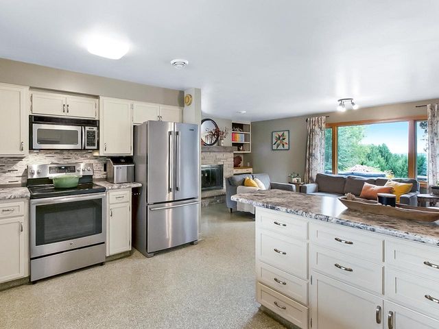 W7610 GRANDVIEW ROAD, Hortonville, WI 54944