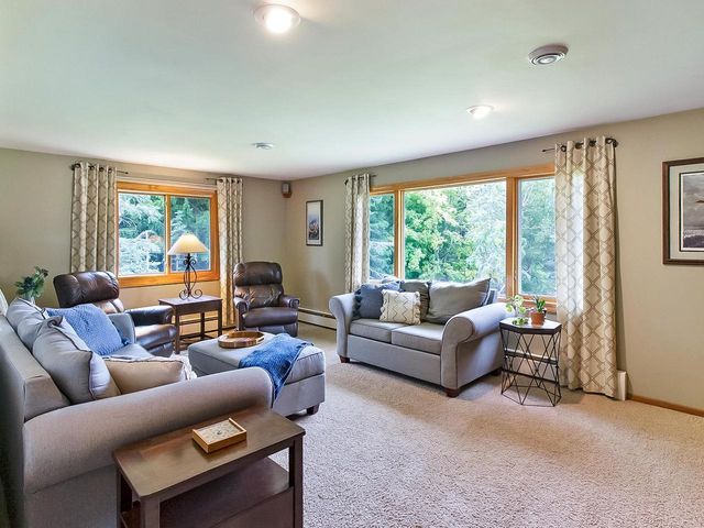 W7610 GRANDVIEW ROAD, Hortonville, WI 54944