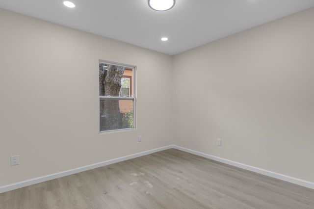 9 Hampton Street, Ware Shoals, SC 29692